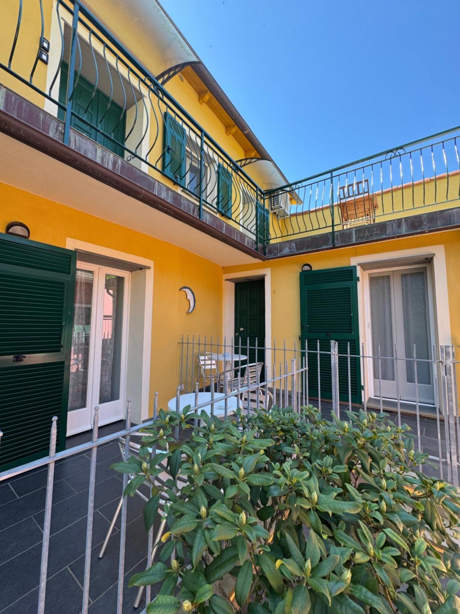 Affittacamere PZeta Vernazza Esterno foto